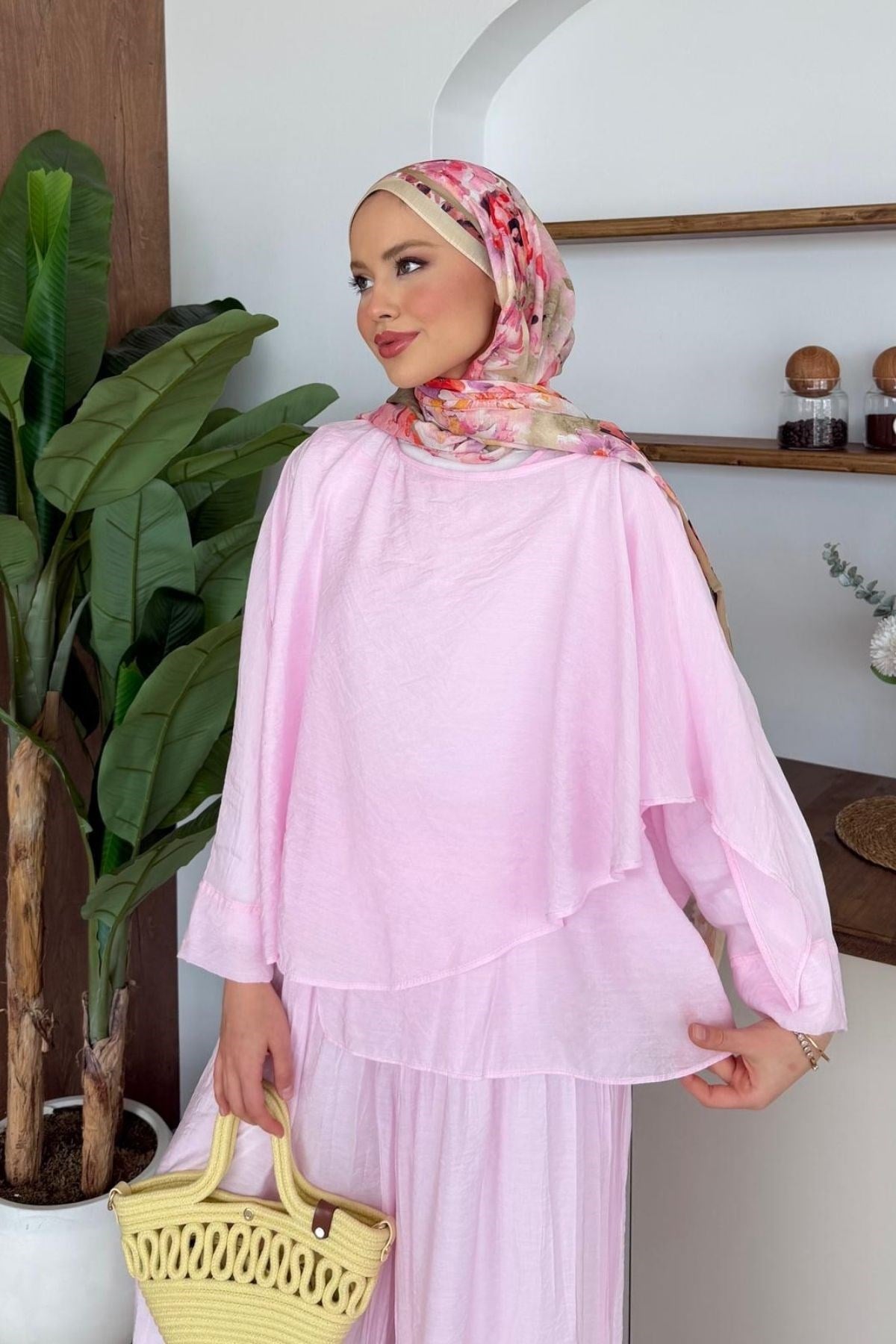 Beste Pantolonlu Takım