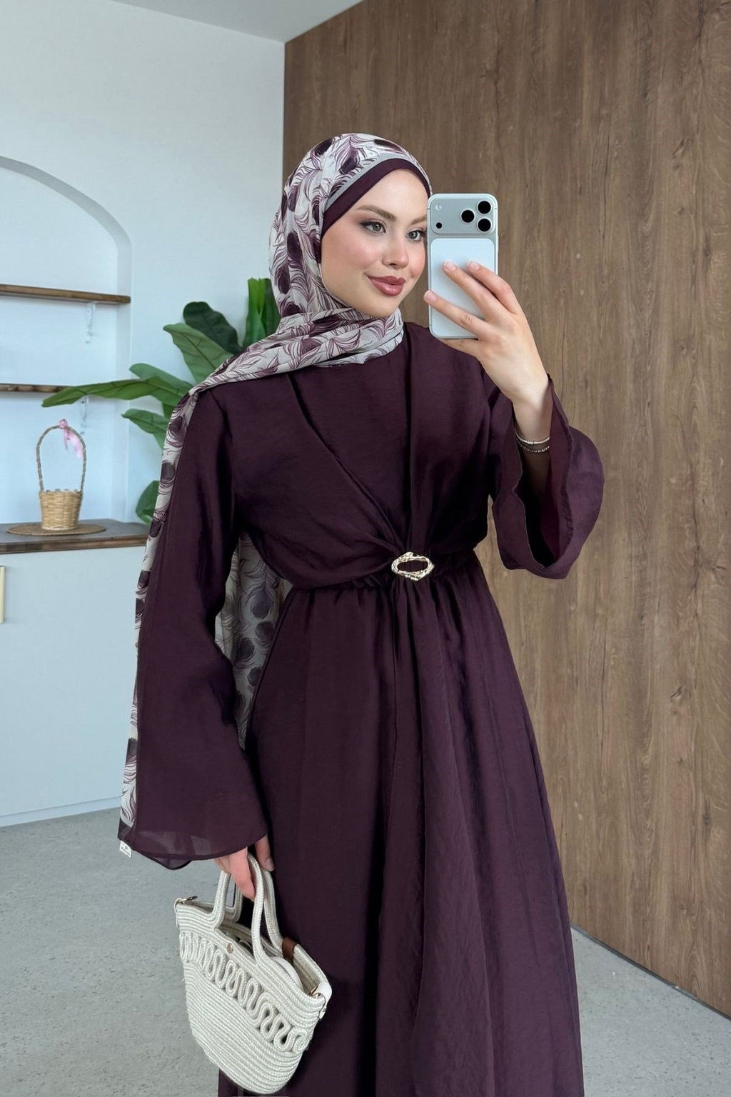 Fidan Broş Detaylı Elbise
