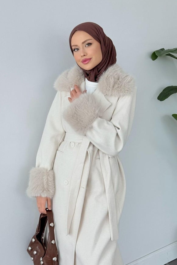 Gece Yakası Kürklü Kaban