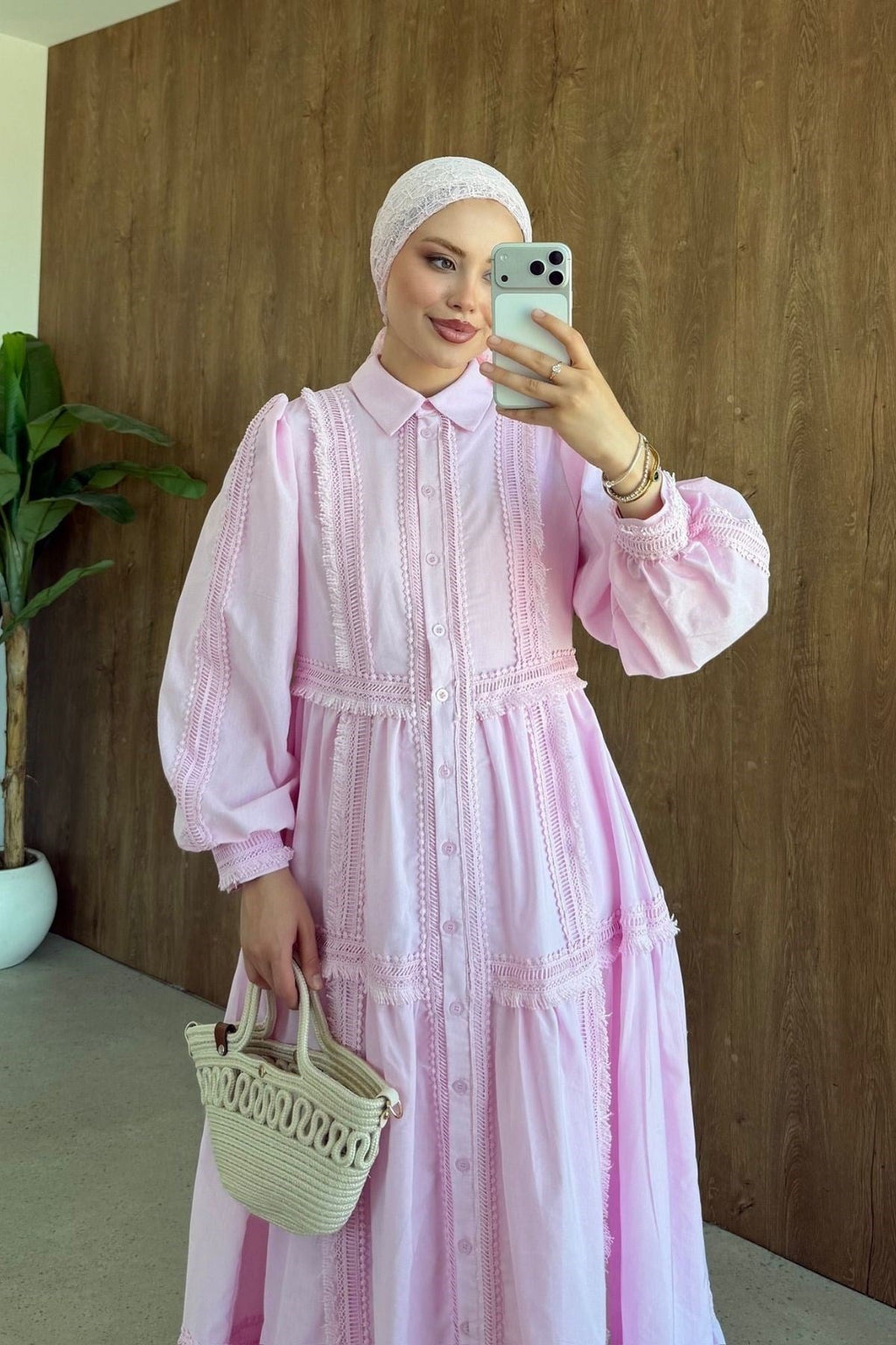 İvana Güpür Detaylı Elbise