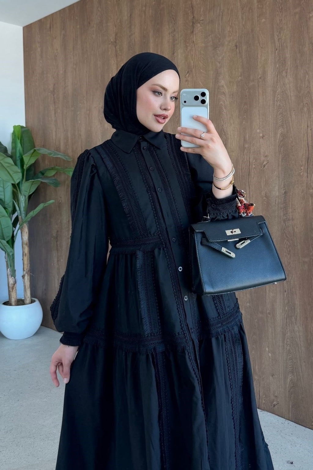 İvana Güpür Detaylı Elbise