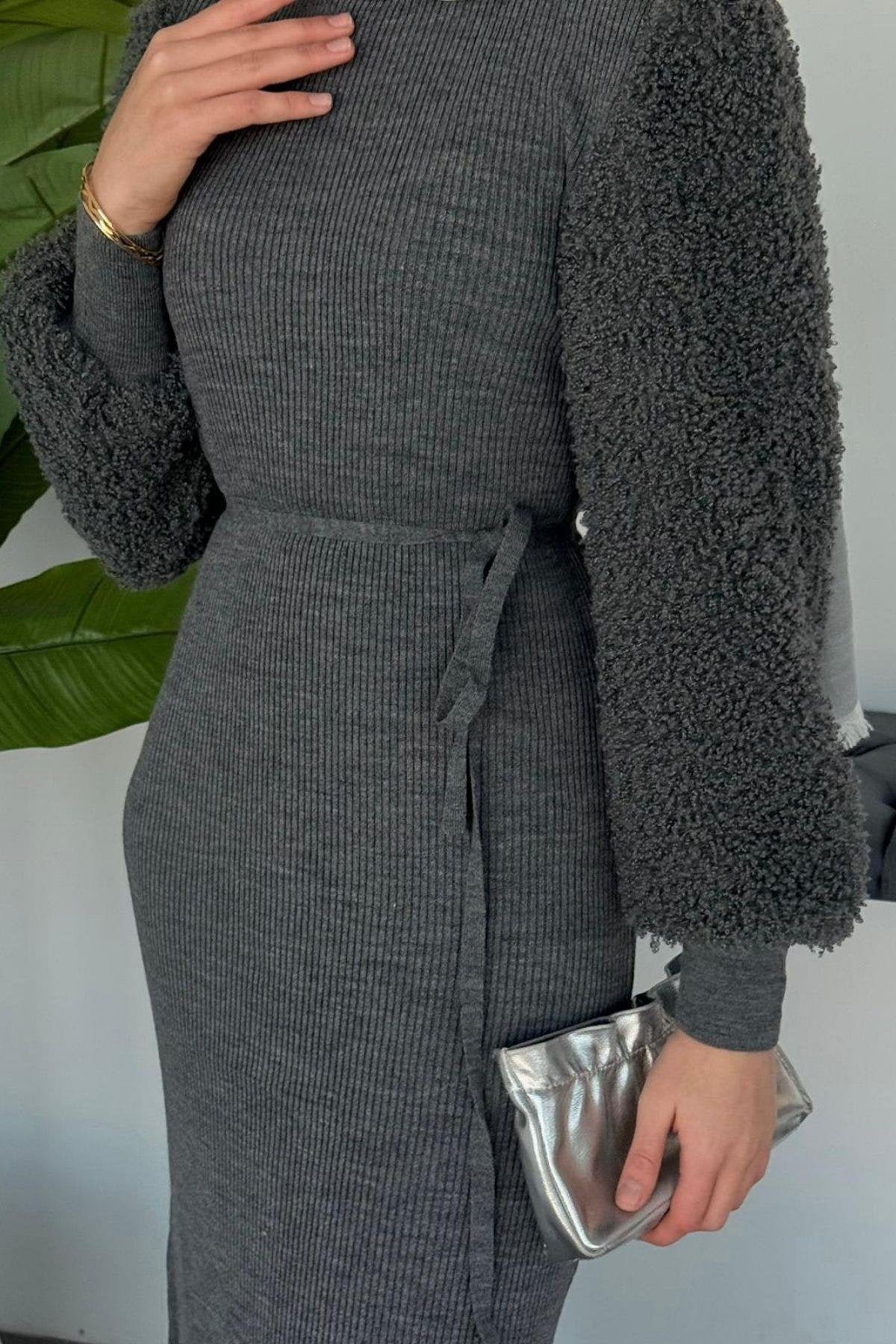 Kolu Peluş Triko Elbise