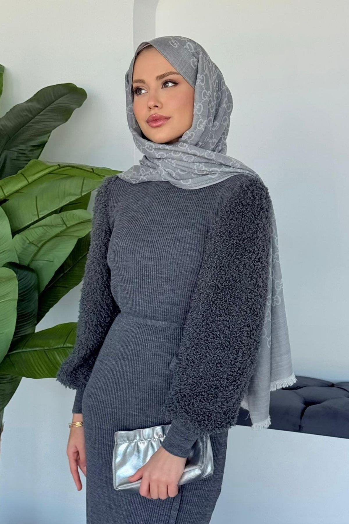 Kolu Peluş Triko Elbise