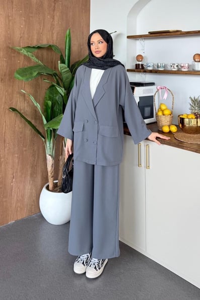 Stil Ceketli Takım